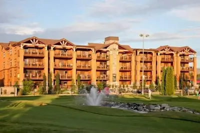 Image de Luxe 3 Br Resort Condo Au lac Chelan, 2 Br roi, cheminées, Granite Stainles