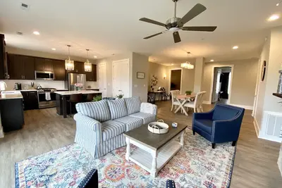 Image de 2br Condo in Downtown Lynchburg w/ Picturesque Views