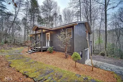 Image de Shangri-La Cabin your mountain top Utopia