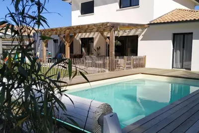 Image de Villa climatisée avec piscine proche plage