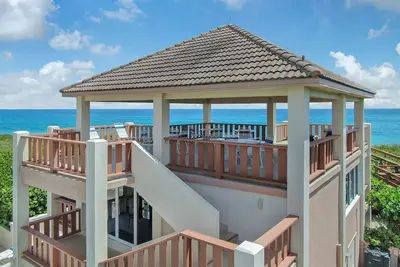 Spacious Beachfront Condo