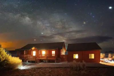 Image de ★★30 mins to Zion★★Two Cabins w/ Game Room★★Bryce/Lake Powell/Grand Canyon