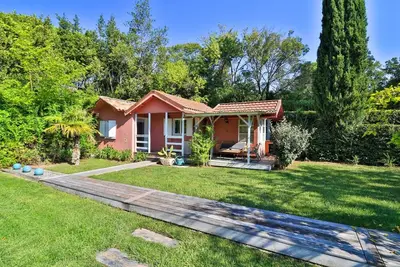 Image de Studio de charme pour 2 - Jardin et accès piscine, grand calme, proche plages