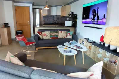 Image de Exceptionnel appartement 10/12 personnes de 120m² rénové dans un style mariant à la. . .