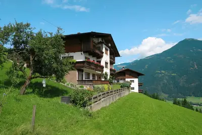 Image de Bel appartement pour 3 personnes avec Wifi, Tv, patio et parking