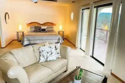 Image de 1. 5 Bedroom suite overlooking Shooting Star Ranch