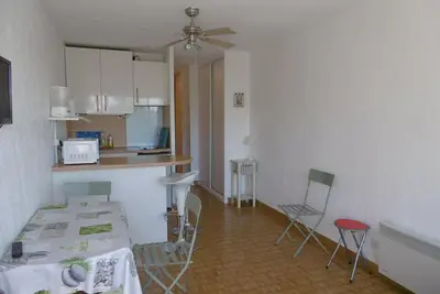 Sète: Studio cabine 4 pers avec accès direct plage, parking privatif