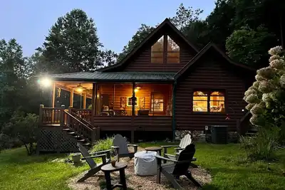 Image de Rocky Top - Bunk/Game Room/Hot Tub/Mountain View