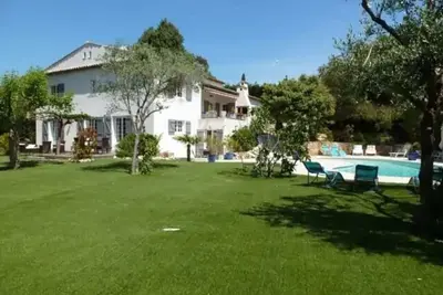 Image de Magnifique haut de Villa (200m2), dans impasse calme, Piscine, 300m Mer