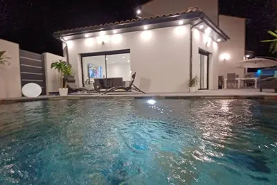 Villa contemporaine neuve avec piscine à 15 min d'aix, et 20 min de marseille