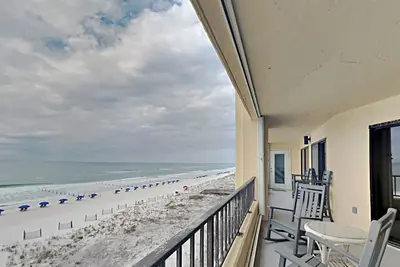 Image de Surf Dweller #501 - Beachfront Condo w/ Gulf views, Pool Access