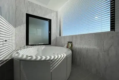 Image de Scenic Penthouse Studio | Jacuzzi & Terrace