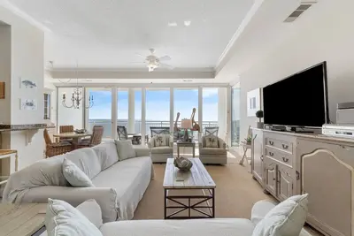 Image de La Playa 902- Amazing Beach Front Balcony Views!