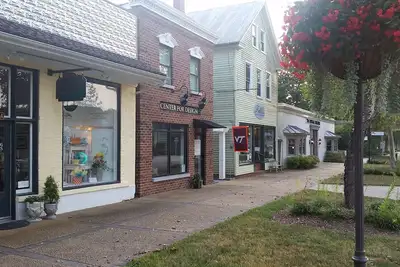 Image de Right on Main St! Shops, Arts, Dining and More!