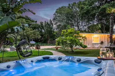 Image de Large charming guest house close to Miramar.