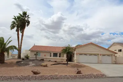 Image de Experience Lake Havasu. . . . just 4 mins away from State Beach!