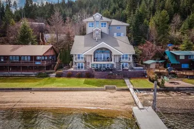 Image de Coeur d'Alene Lakefront Retreat