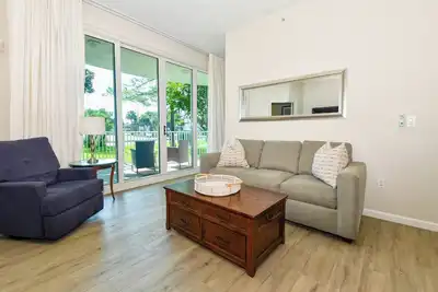 Image de 1st Floor condo at The Palms of Destin with Free Beach Shuttle!