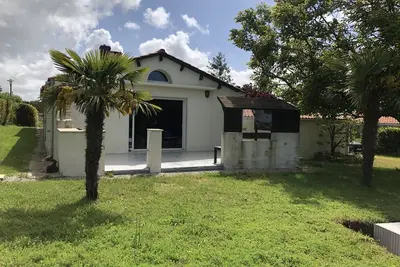 Image de 140m2 house with garden and heated swimming pool