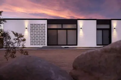 Image de Neutra Home Joshua Tree Luxury Retreat Pool and Spa