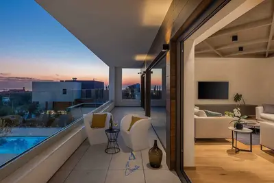 Image de Villa 7 chambres avec piscine, jacuzzi, sauna, table de ping-pong et billard