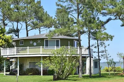Image de Edgewater - Waterfront! !