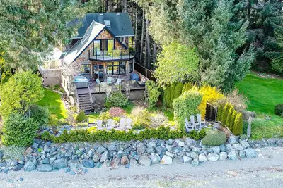 Image de Oceanfront House with Hot Tub