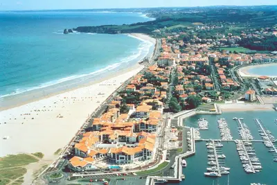 Image de 50m de la Plage! Appart Abordable avec Kitchenette