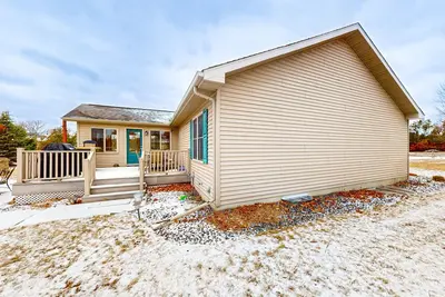 Image de Single-level family-friendly home with large yard, WiFi & central Ac