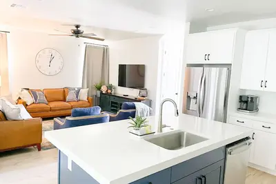 Image de * New Beautiful Condo