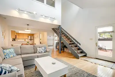 Image de Ideal Sea Colony Townhome Near the Beach W/ Shared Amenities, Large Deck & WiFi