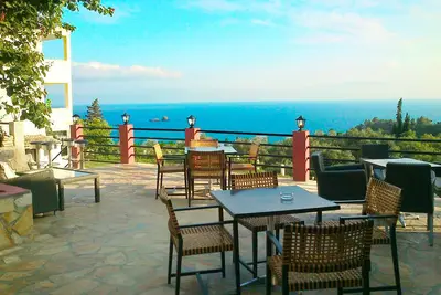 Image de Charmants studios avec piscine près de la plage de Pelekas