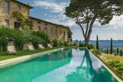 Image de Villa Ă Pievasciata avec 7 chambres Ă coucher, 14 couchages