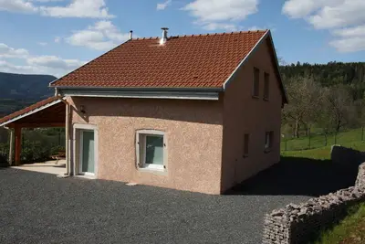Image de Gîte pour 4 avec terrasse couverte, parking privé et animaux acceptés