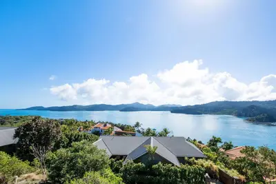 Image de Stunning home with breathtaking water views.