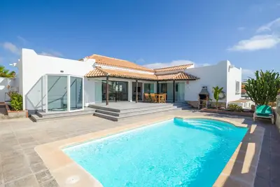 Image de Villa Lobos with Private Swimming Pool - HomeForGuest