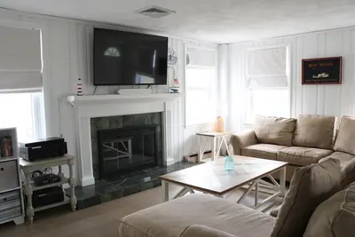 Image de Very Spacious, short walk to Kelly Beach, Central a/c, Pet friendly