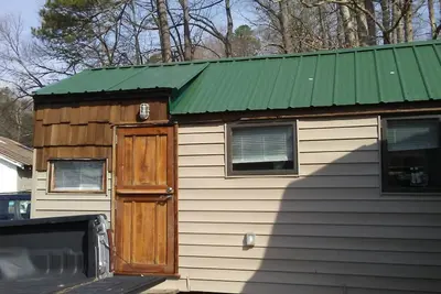 Image de \"Gypsy\" family tiny home on 11 acre park-like farm