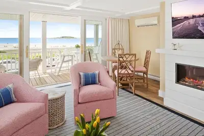 Image de \"Belvidere\", Stylish 2-Br 3-Bath with Spectacular Ocean Views
