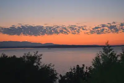 Image de Peaceful Seattle Luxury Estate Romantic Seaview Guesthouse