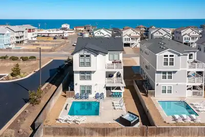 Image de 4059 Bikinis & Martinis * 4 Min Walk to Beach * Pool & Hot Tub * Elevator * Pool Table