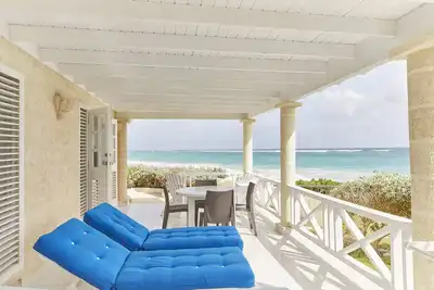 Image de Inchcape Seaside Villas right on Silver Sands Beach - House Sunrise