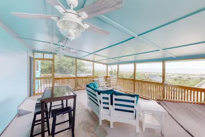 Image de Two-story beach home near the ocean with free WiFi & a porch