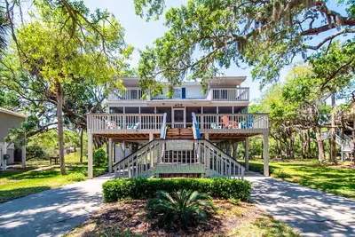 Image de Beach Around the Corner Quiet Home w/ 2 Screened Porches, WiFi & Laundry