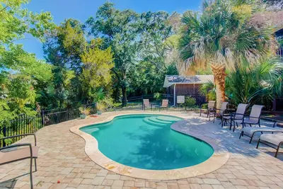 Image de Walk to the Beach Home w/ Private Pool, Great Patio, Ping-Pong, WiFi & W/D