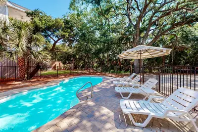 Image de Ocean-view dog-friendly home across street from beach with private pool, W/D, Ac