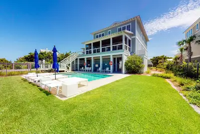Image de Beachfront Home Features Free WiFi, Private Pool, Patio, & Private Washer/Dryer