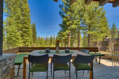 Image de Avoca Modern at Martis Camp by Tahoe Getaways - 4br w A/C, Ev Charger & Golf Course Views