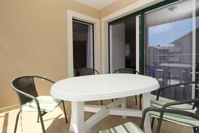 Image de Appartement de deux chambres avec la terrasse Baska, Krk (A-18845-c)