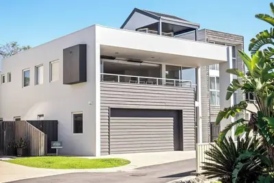 Image de Allure Easy Beachside Living in Prime Location